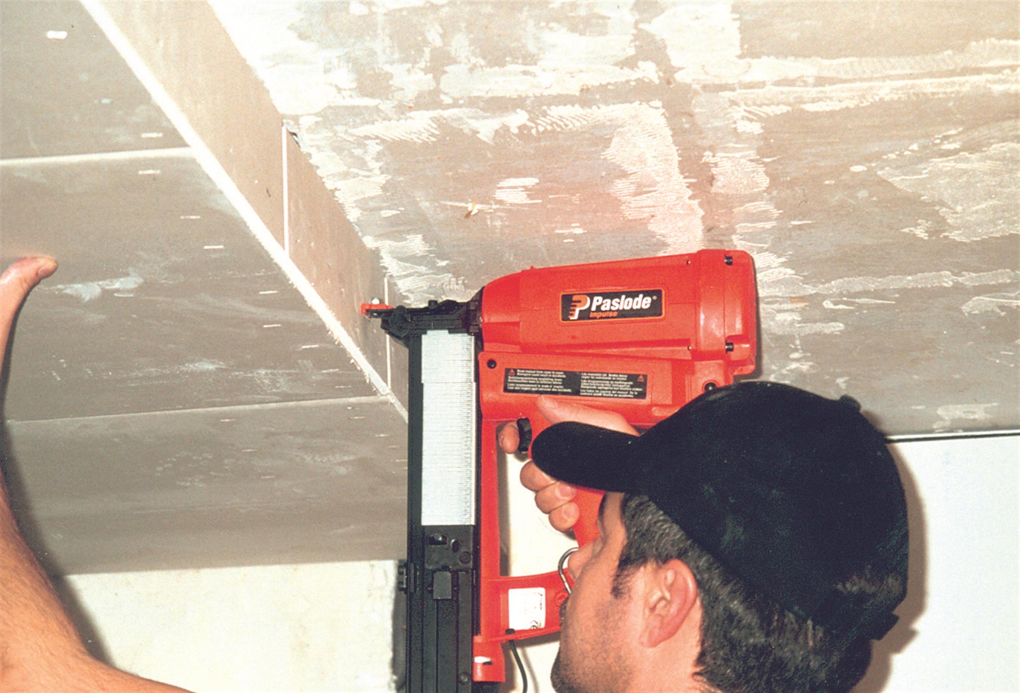 PUNTATRICE A GAS IM200/50 S16