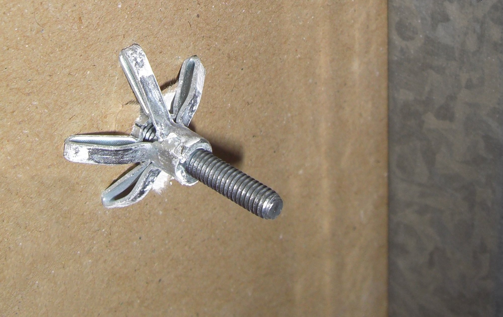 Tassello per cartongesso/intercapedine (1)